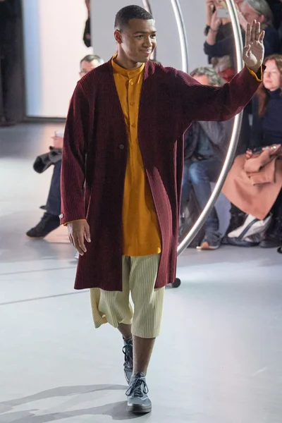Look 2